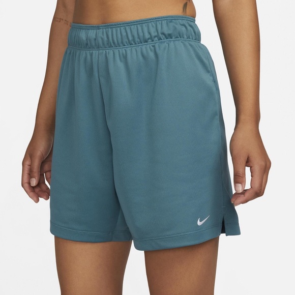 NWT - Nike Women’s Dri-Fit Training Short - Size XL - Picture 3 of 11